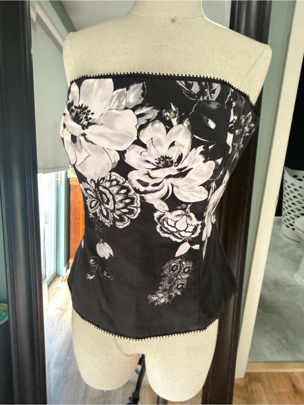 White House Black Black & White Floral Women's Corset Top